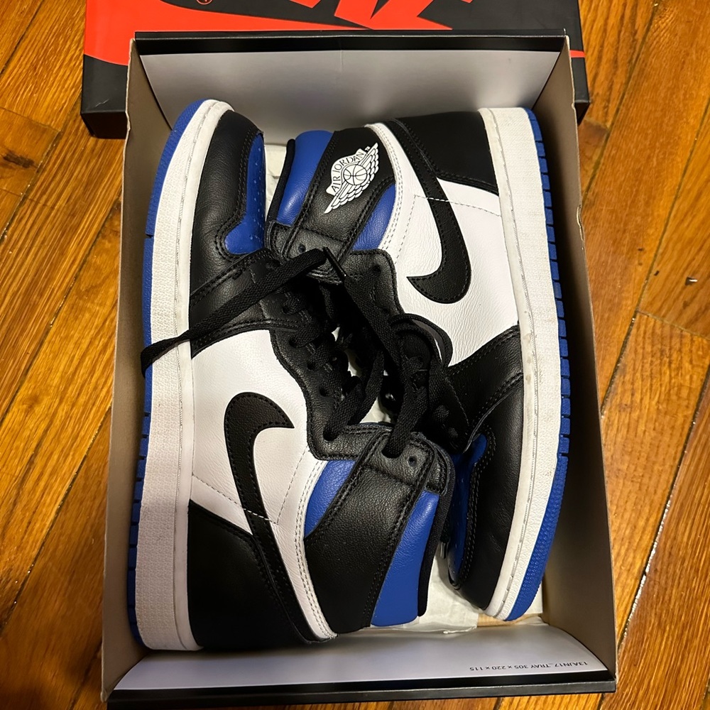 Royal toe jordan 1s